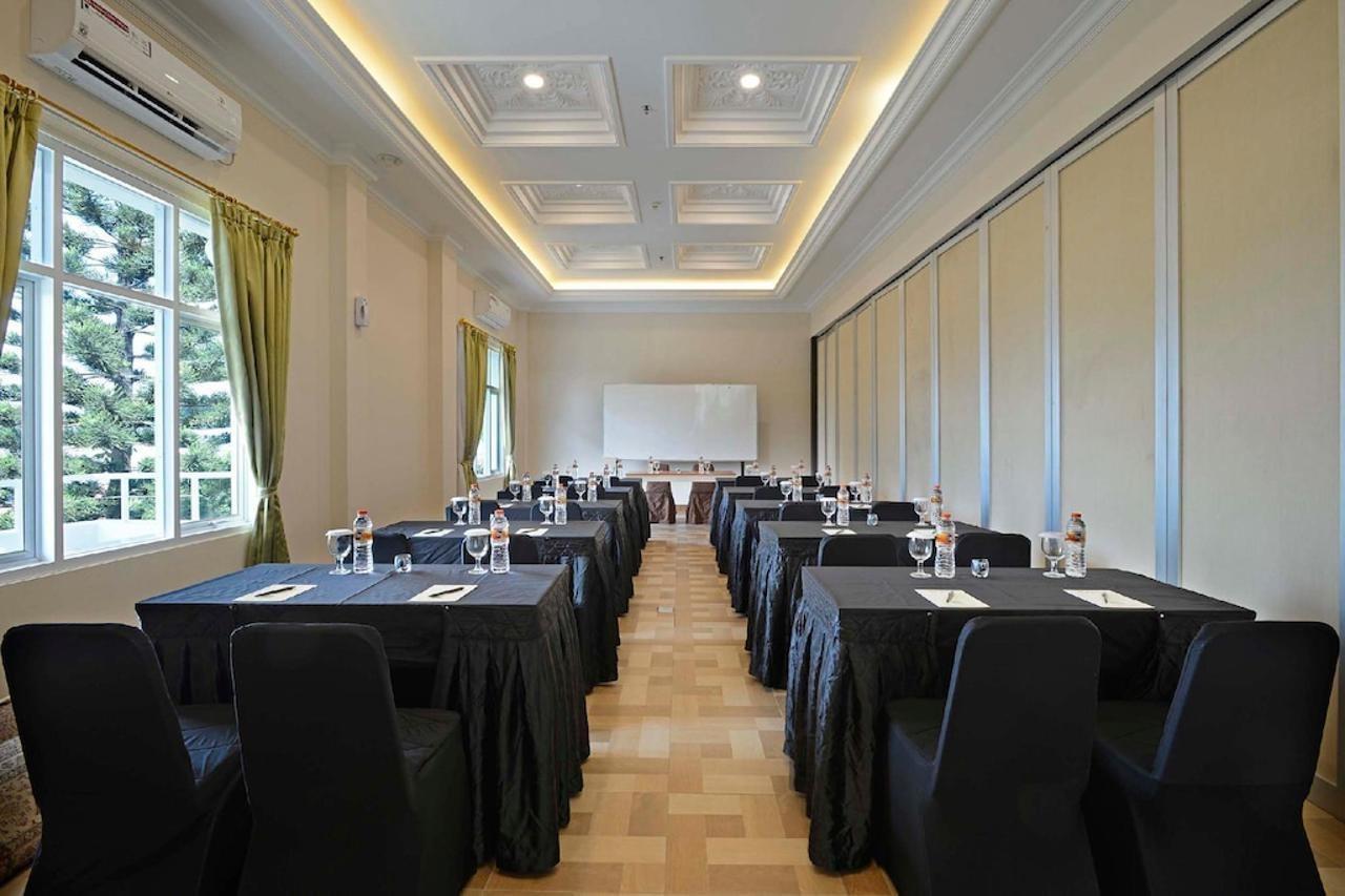 Sahira Butik Pakuan Syariah Hotel Богор Екстер'єр фото