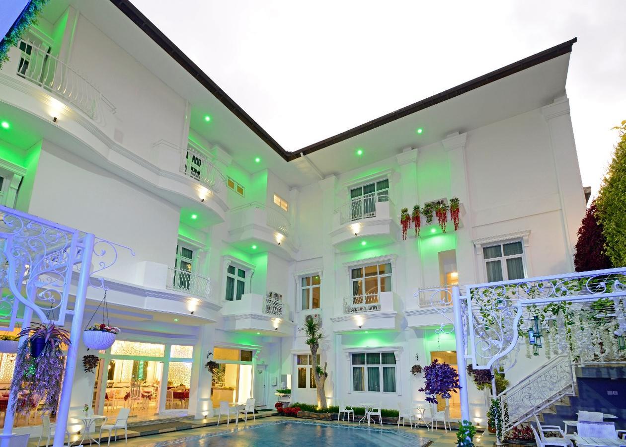 Sahira Butik Pakuan Syariah Hotel Богор Екстер'єр фото