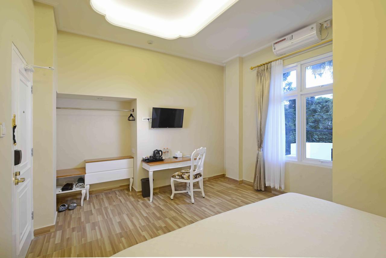 Sahira Butik Pakuan Syariah Hotel Богор Екстер'єр фото